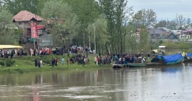 Srinagar Boat Capsize: Police recover 4 school bags from river Jehlum at Chattabal Vier