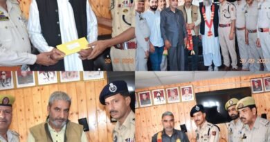 Police accords warm sendoff to 03 officers/officials on their superannuation in Ganderbal