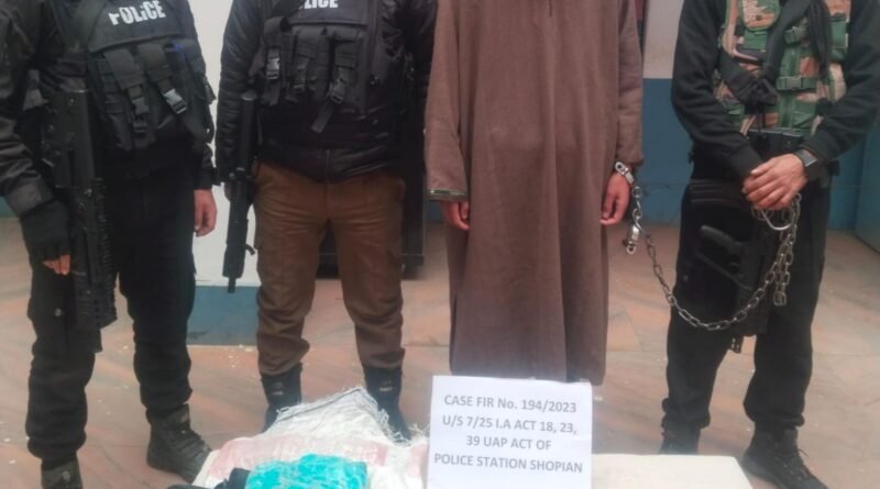 Police arrests AGH terrorist associate in Shopian, arms & ammunition recovered